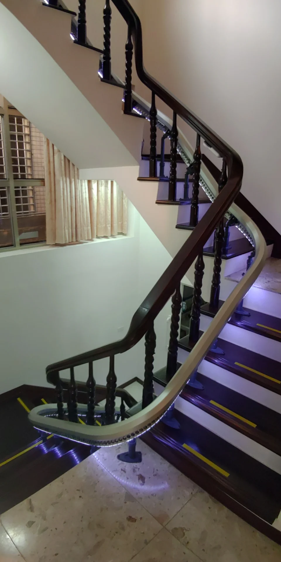 stairlift_case-double_lshaped_stairs-9-3