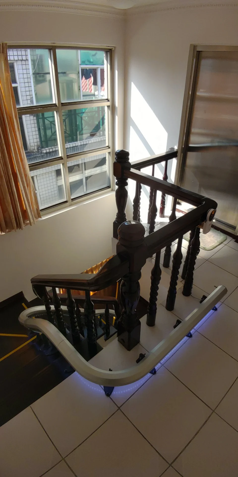 stairlift_case-double_lshaped_stairs-9-5