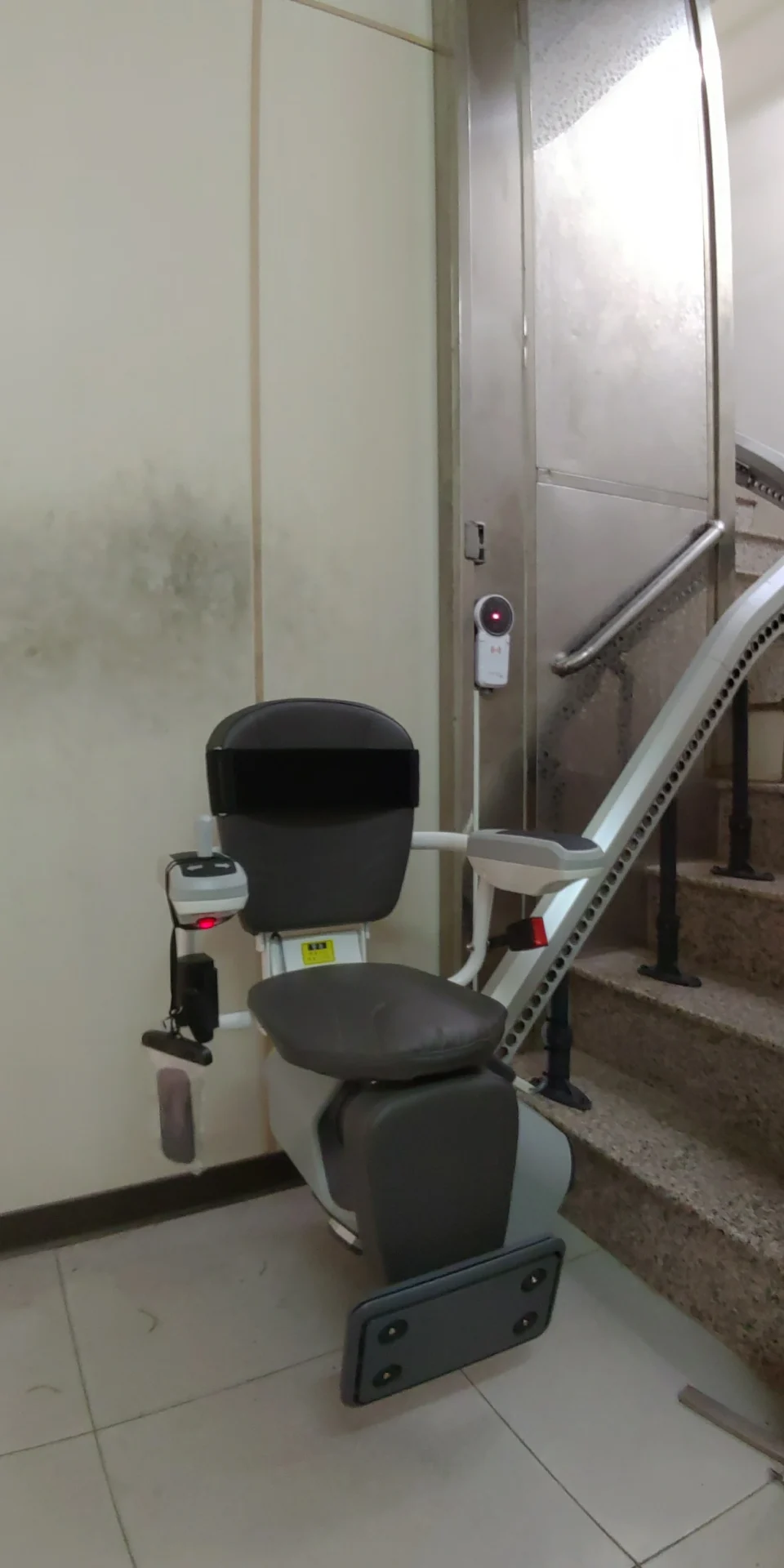 stairlift_case-double_straight_stairs-6-2