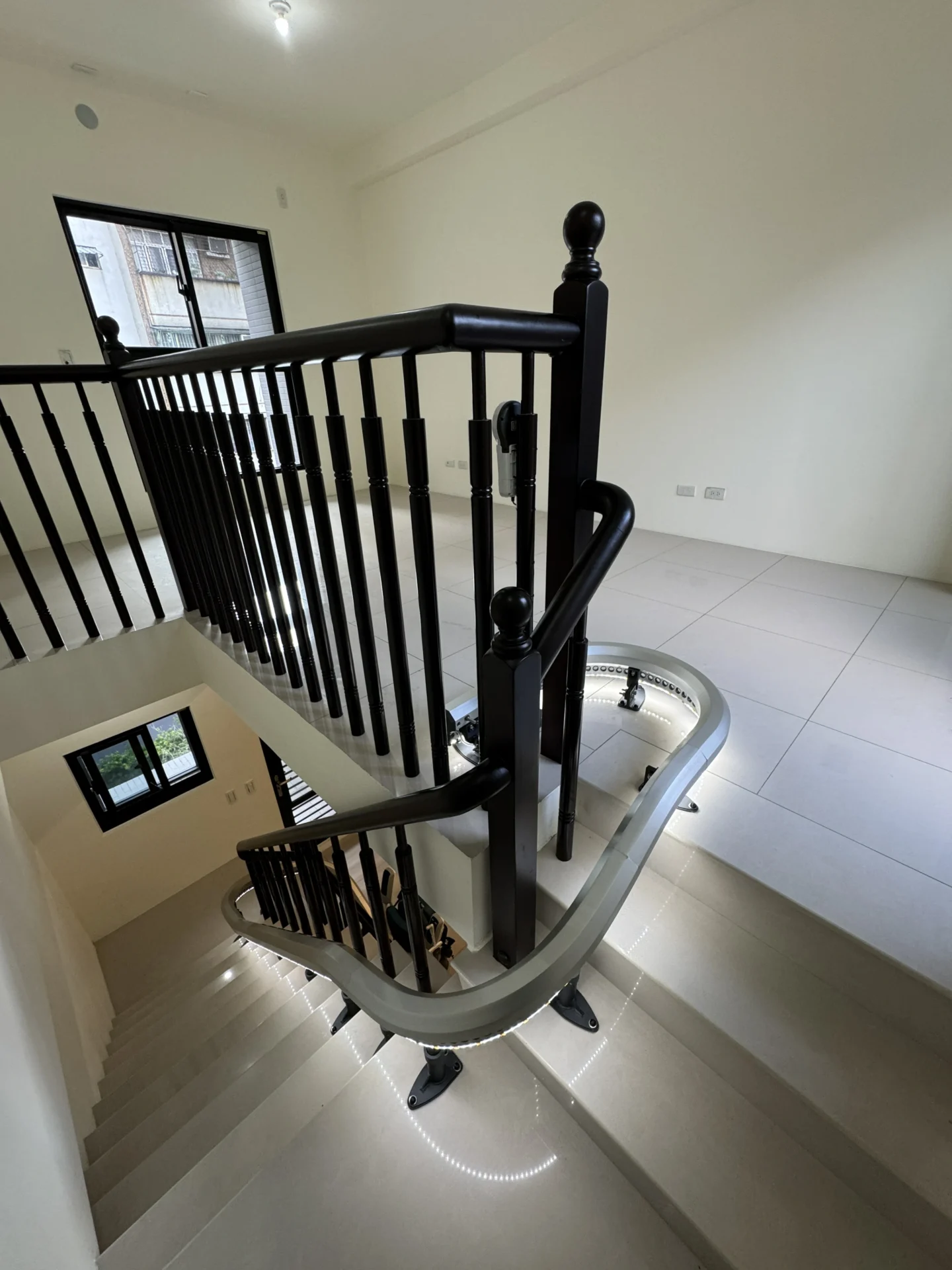 stairlift_case-double_straight_stairs-9-7
