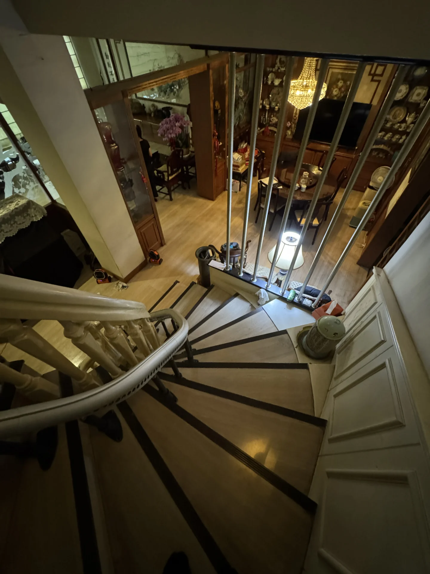 stairlift_case-spiral_stairs-4-4