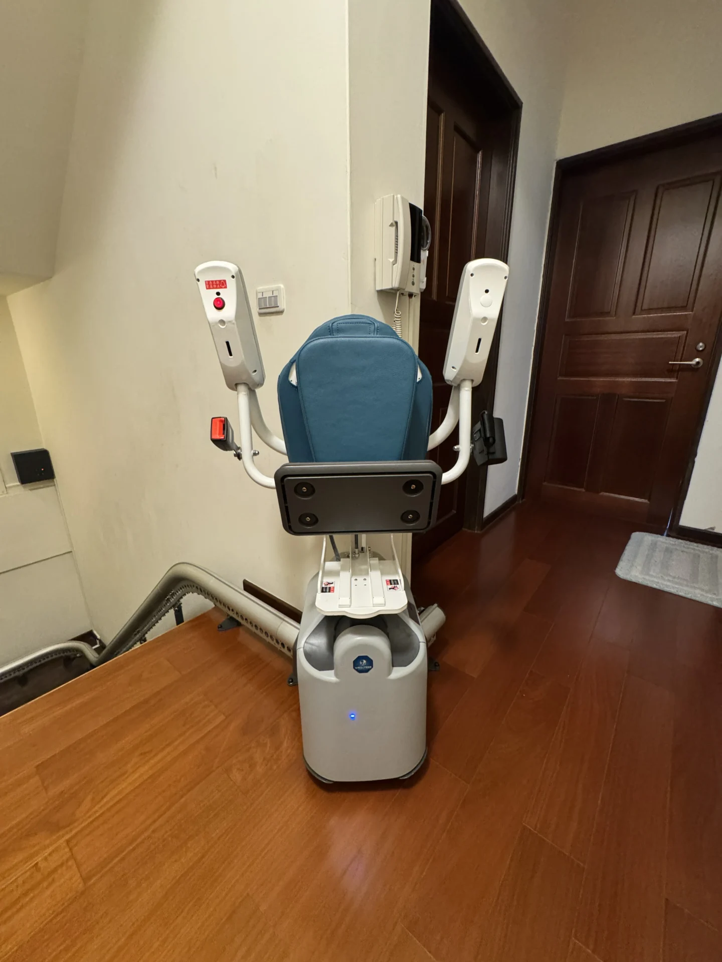 stairlift_case-ushaped_stairs-9-7